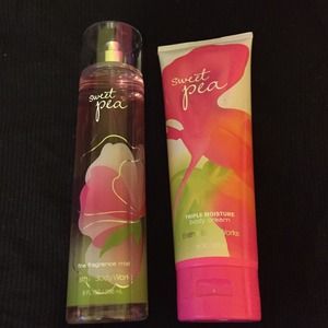 Bath & Body Works body cream and must