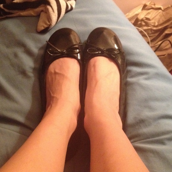 Black gloss flats