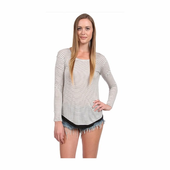 ❌SOLD❌Bella Luxx Tissue Cross Back Tee