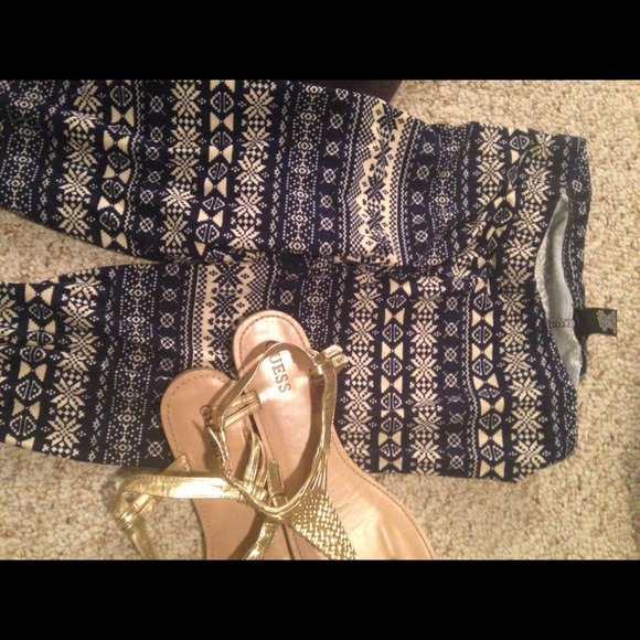 Leggings and Guess sandals