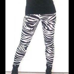 Derek Heart Zebra Print Leggings - Size M
