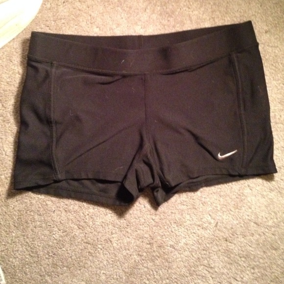 PRICE FINAL. NIKE DRI FIT spandex shorts
