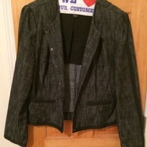 Vintage yet modern black fitted jacket