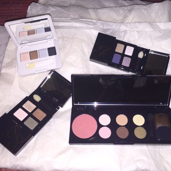 St Lauder cosmetic set