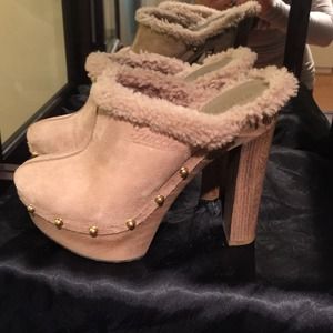 Gucci shearling wood heel pumps