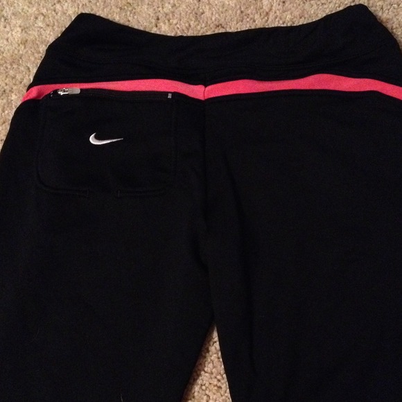 SOLD in bundle Nike pants - Picture 1 of 3