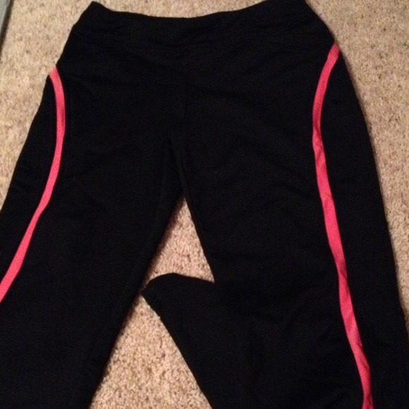 SOLD in bundle Nike pants - Picture 2 of 3