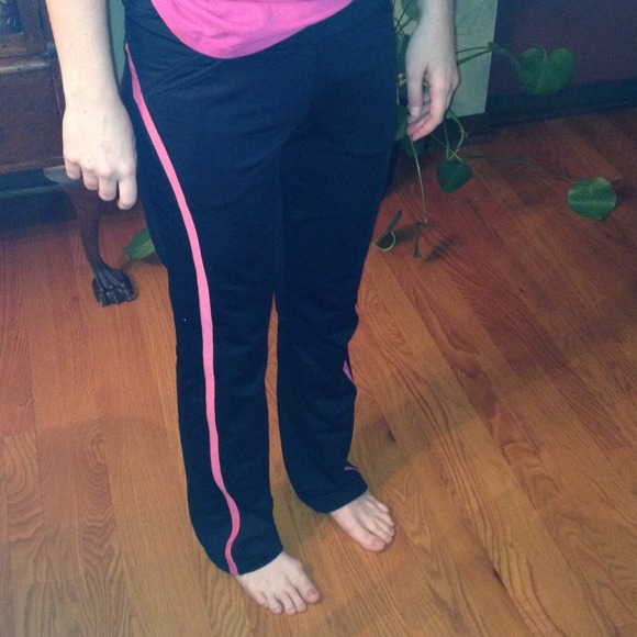 SOLD in bundle Nike pants - Picture 3 of 3