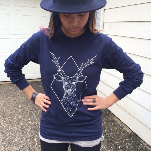 NAVY & WHITE GRAPHIC STAG SWEATER IN ALL SIZES - Picture 3 of 4