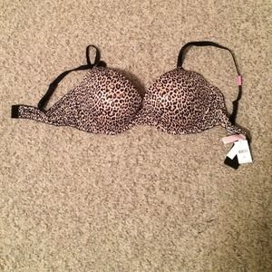 VS PINK wear every wear bra size 36D