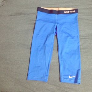 ❗️ON HOLD❗️Nike periwinkle & coral spandex capris