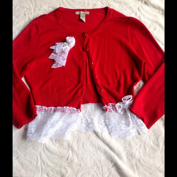 Red crop sweater with lace