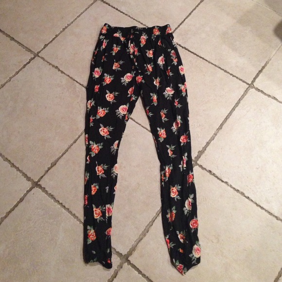 Forever 21 Pants - Floral pants