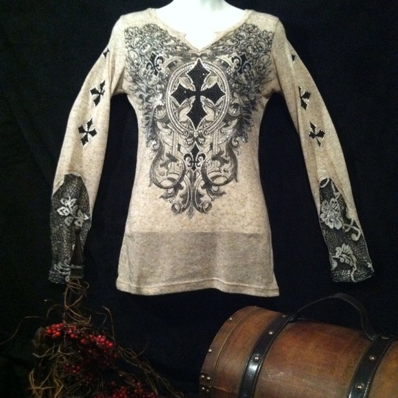 🌸SALE🌸 Embellished Long Sleeve Top was $30
