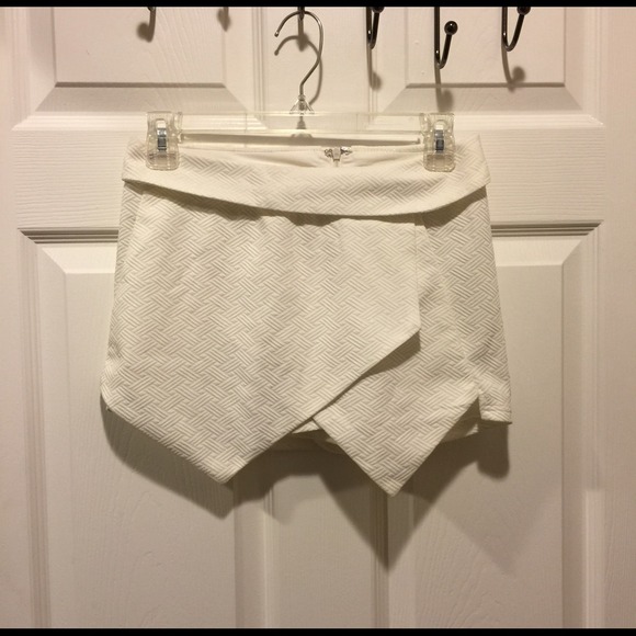 White skort