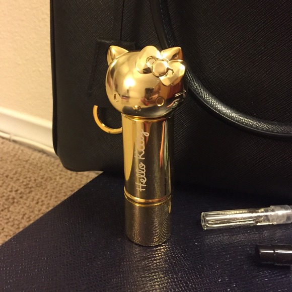 Sephora Hello kitty Retractable Kabuki Brush