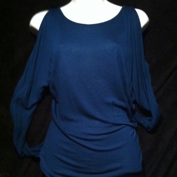 🌸SALE🌸 Express Cold Shoulder Top was $22