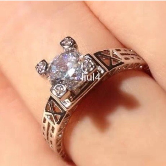 🎉HP of 08/24/2015🎉 Eiffel Tower CZ  ring - Picture 2 of 4