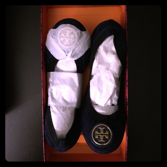 Tory Burch flats NWT w/original box - Picture 1 of 4