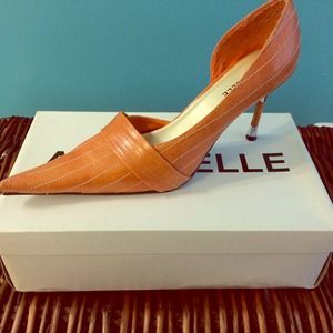Tangerine pump