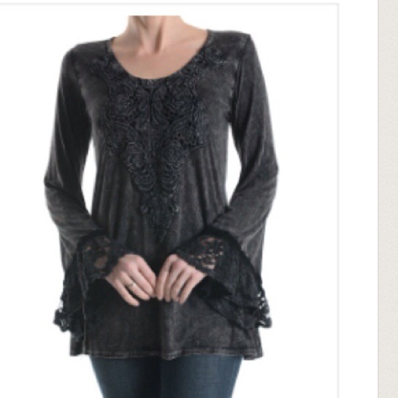 Tops - 🎉🎈HOST PICK🎈🎉 Beautiful mineral washed top