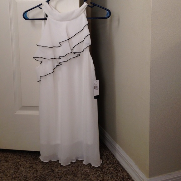 Nwt agb flowy beautiful top