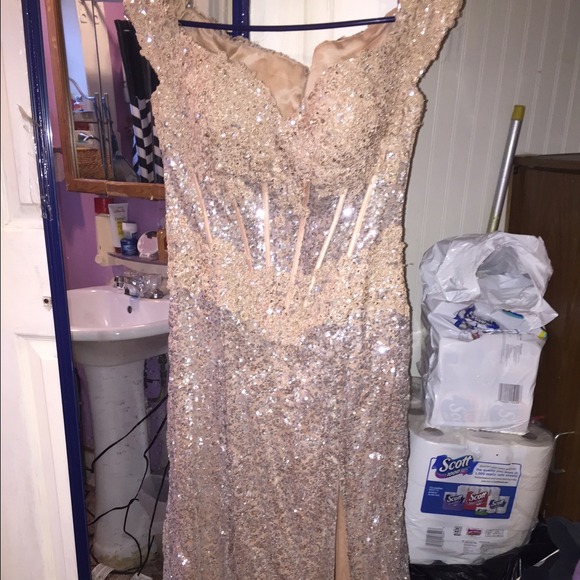 2014 prom dresses by MacDuggal