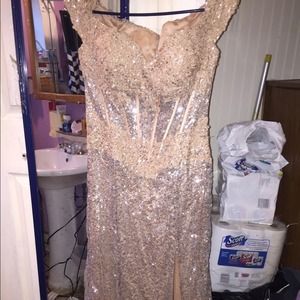 2014 prom dresses by MacDuggal
