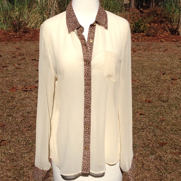 ✂️PRICE CUT✂️Cream and leopard button down shirt
