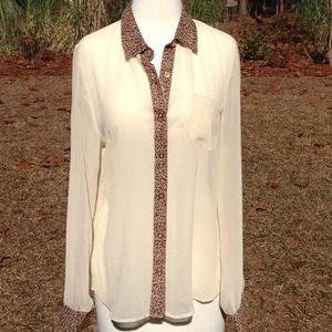 ✂️PRICE CUT✂️Cream and leopard button down shirt
