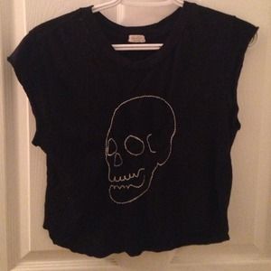 BrandyMelville White Stitched Skull Cap Sleeve