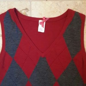 Red and gray argyle sleeveless sweater vest