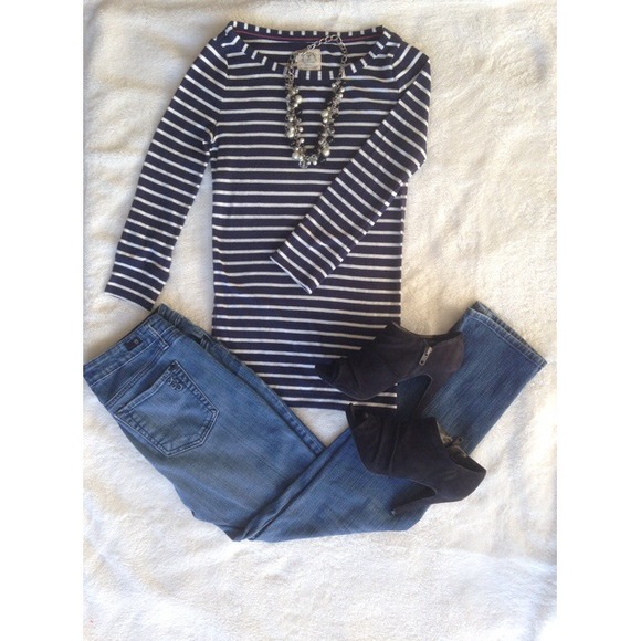 American Eagle Long Sleeve!!