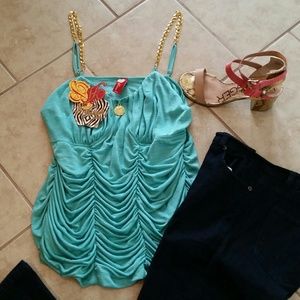 SEXY SLINKY APPLE BOTTOMS PLEATED TANK! NWT