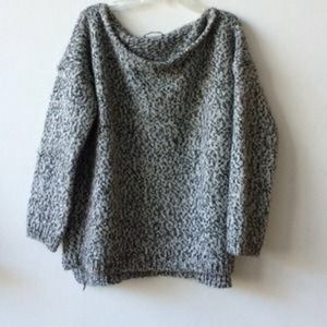 SOLD Brandy Melville salt and pepper thick sweater
