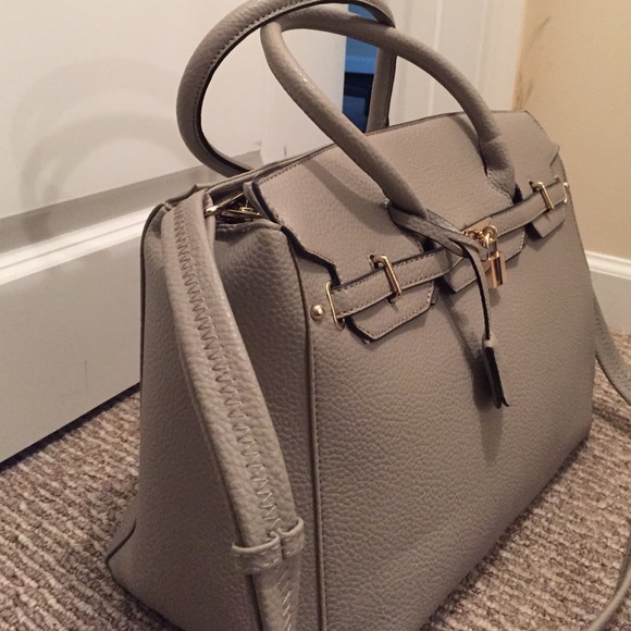 Light gray purse ! - Picture 2 of 4