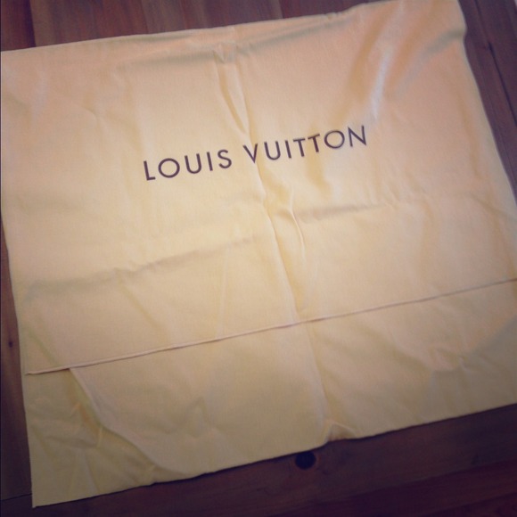 Louis dust bag
