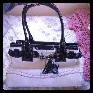 Coach soft pebble leather bag!