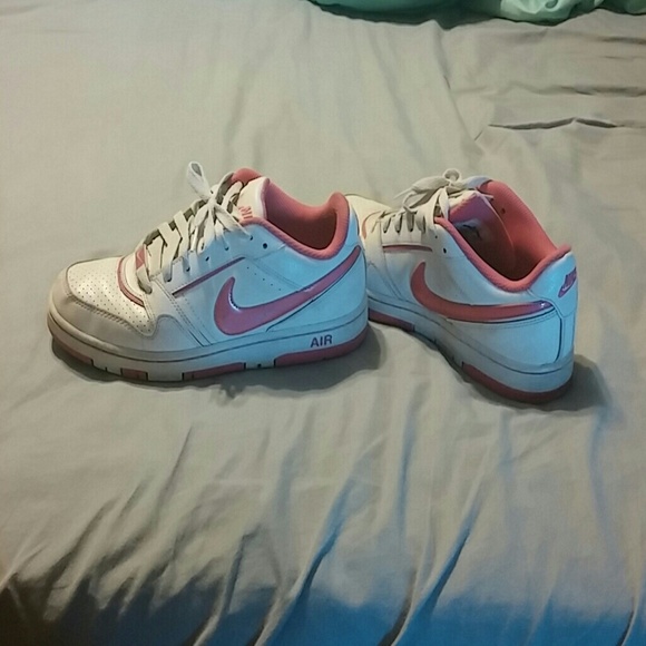 Nike Air Tennis Shoes