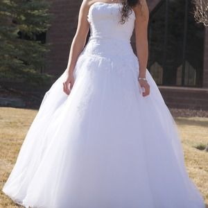 White David's Bridal Wedding Dress