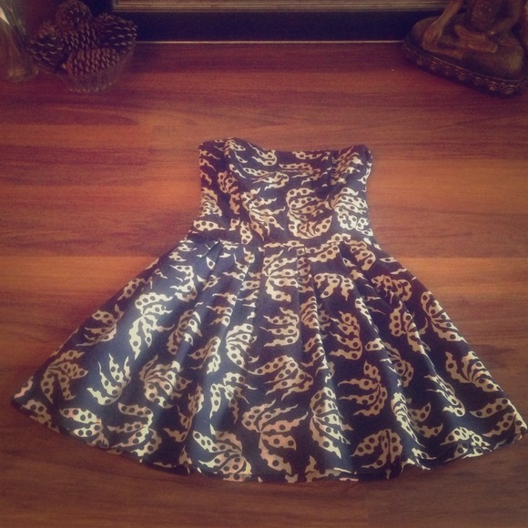 FRENCH CONNECTION Strapless Dress