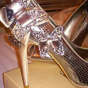 Bourne designer stilettos size 10