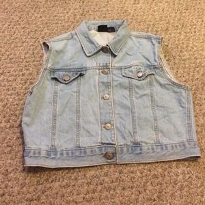 Sleeveless Jean jacket