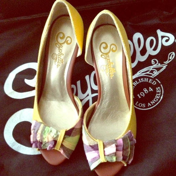 Seychelles Canary Heels - Size 6