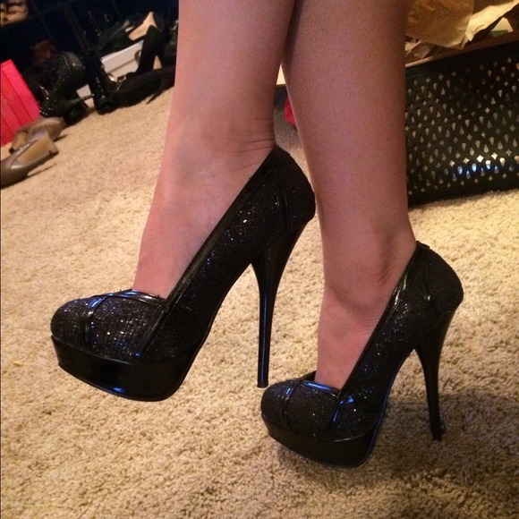 Versatile black heels/pumps