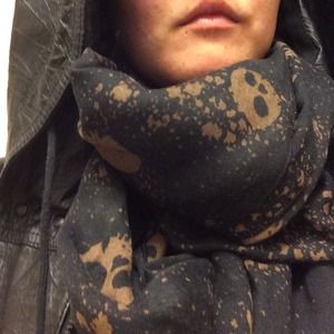 New Famous Skull Scarf