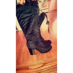 BLACK HEEL LACE UP BOOTS BRAND NEW