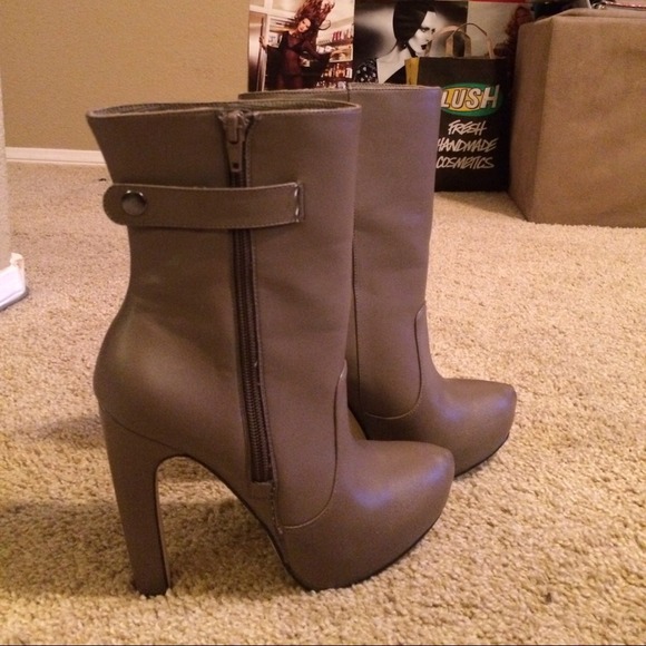 JustFab Shoes - Taupe JustFab ankle boots
