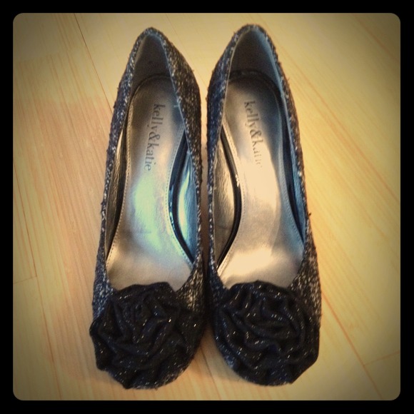Kelly & Katie Tweed Rosette Pumps