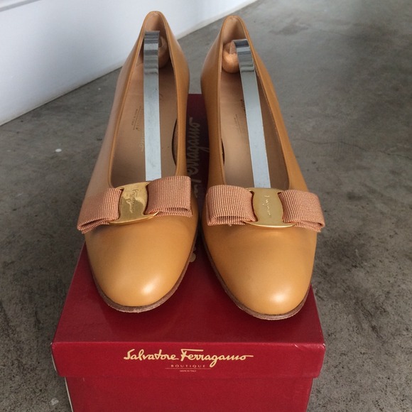 Salvatore Ferragamo new bone calf leather shoes